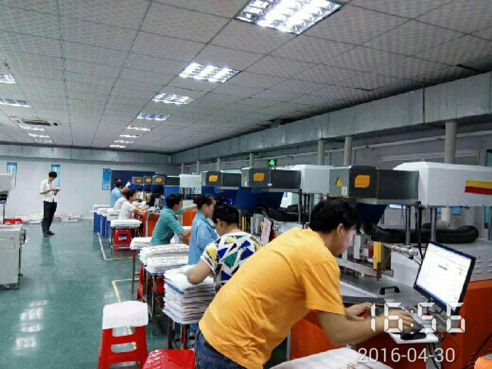 光啞同體激光打標機生產線上應用